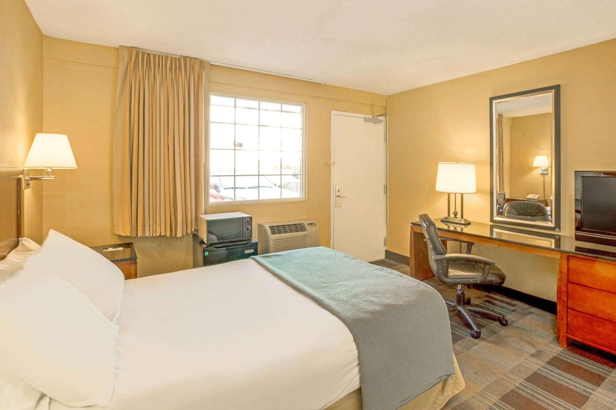 Travelodge By Wyndham Silver Spring Εξωτερικό φωτογραφία
