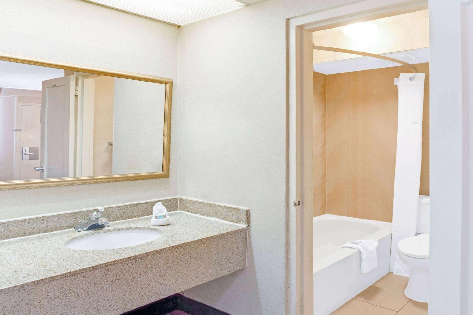 Travelodge By Wyndham Silver Spring Εξωτερικό φωτογραφία