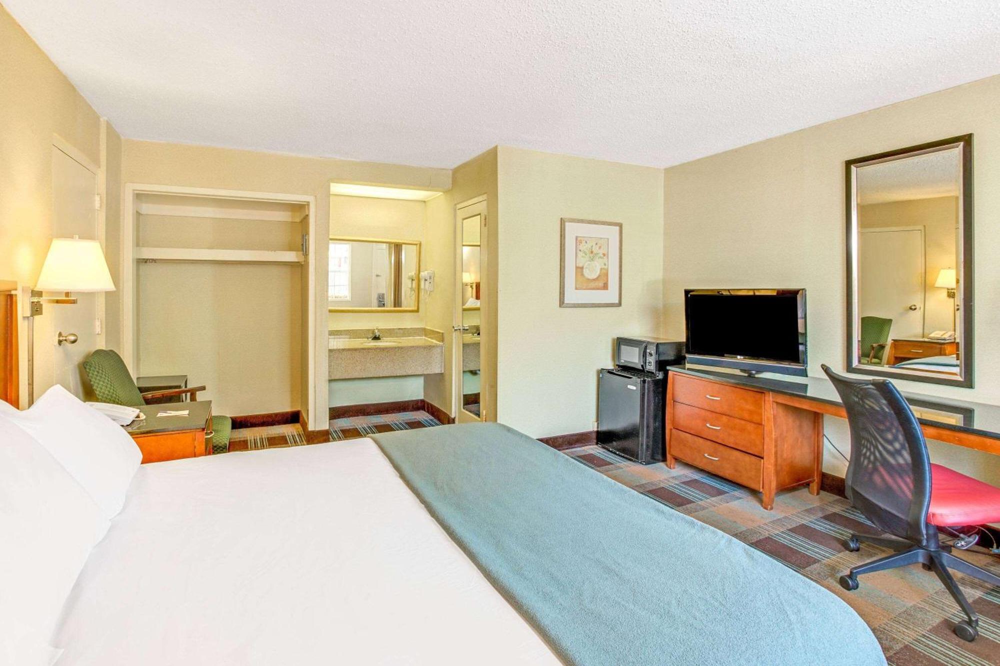 Travelodge By Wyndham Silver Spring Εξωτερικό φωτογραφία